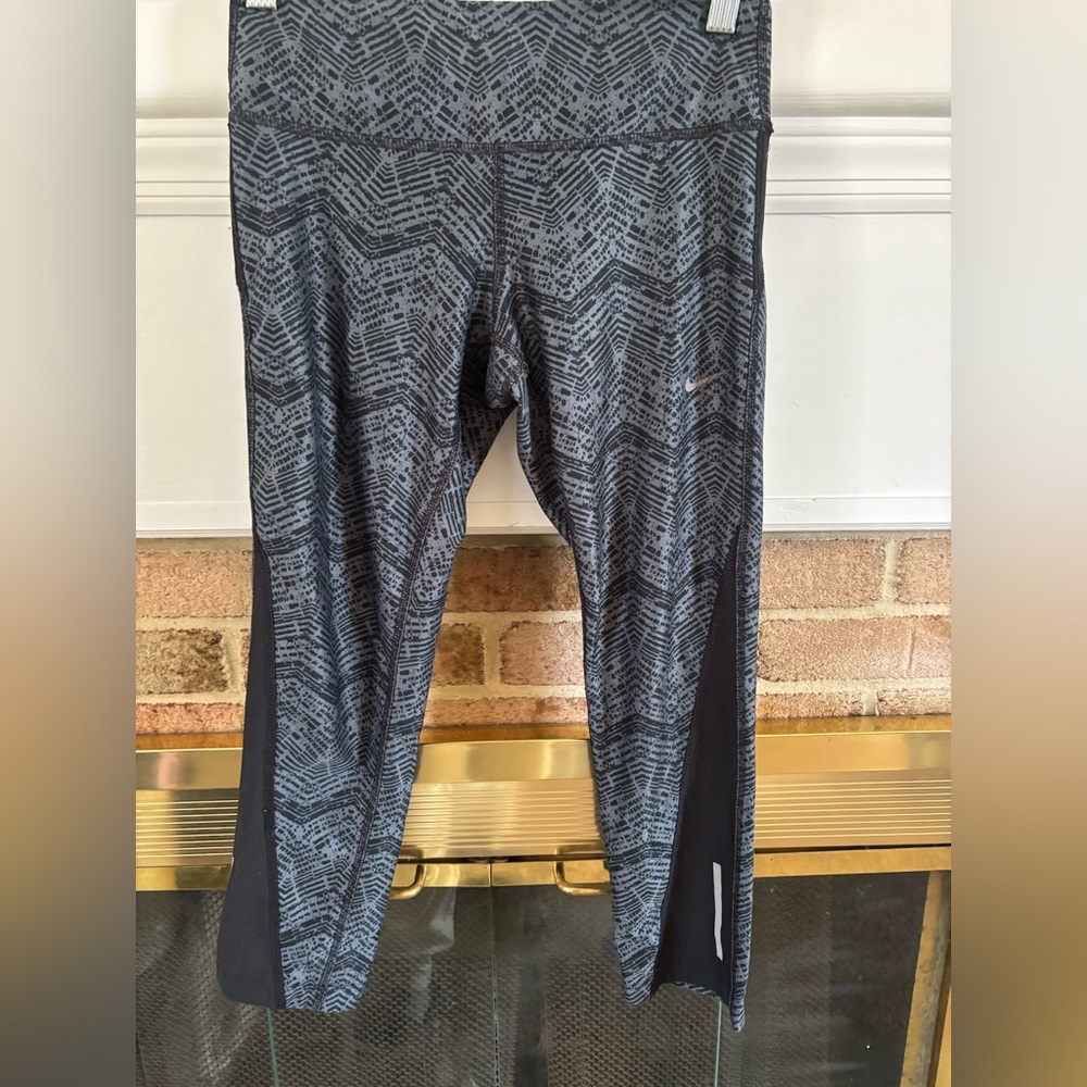 Nike Dri Fit Womens Printed Racer Tight Crop Leggings Gray Black Size: XS